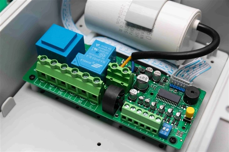 Single-phase 0.37-2.2kw Intelligent Single Pump Controller best